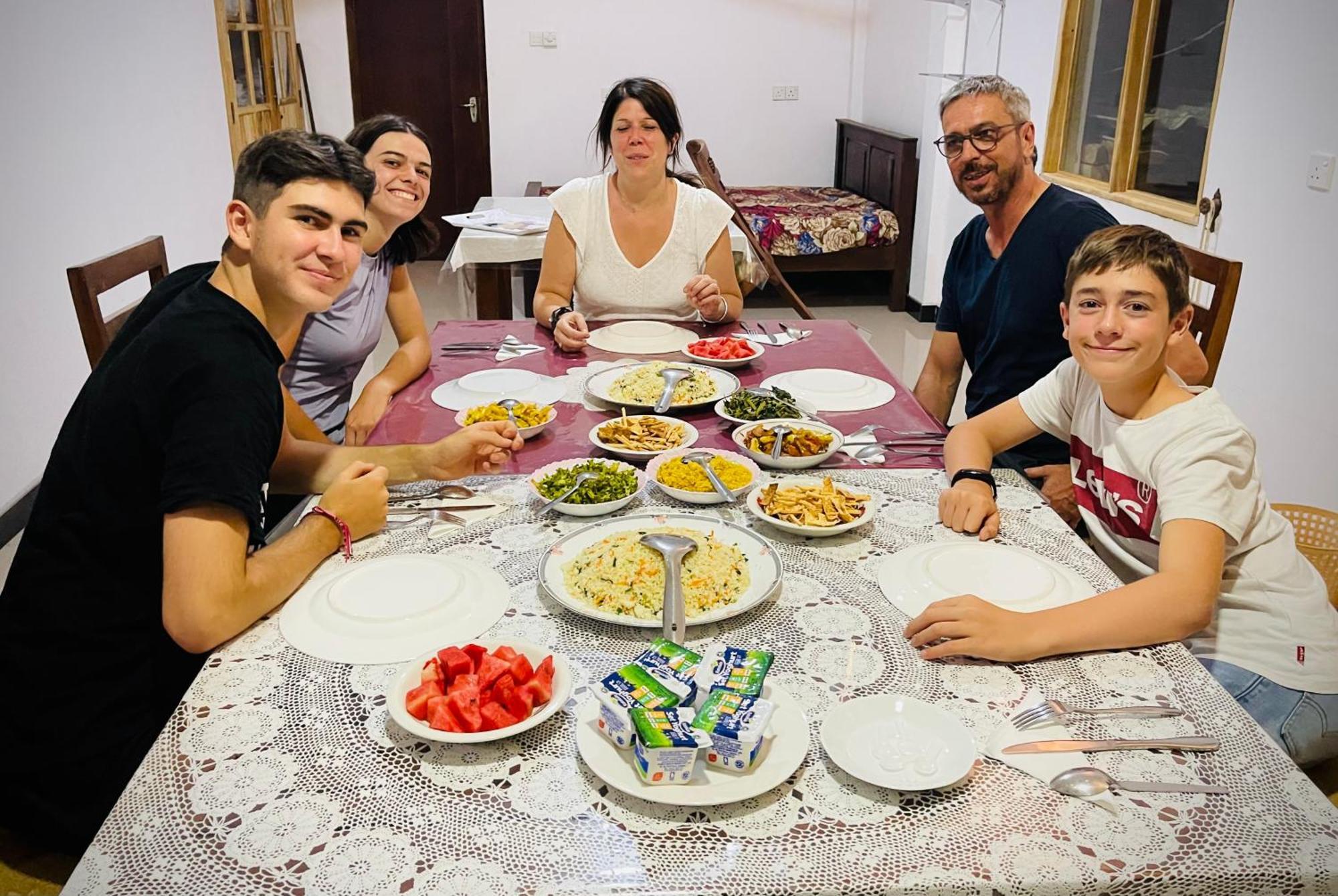 Geethani Tourist Home Polonnaruwa Dış mekan fotoğraf