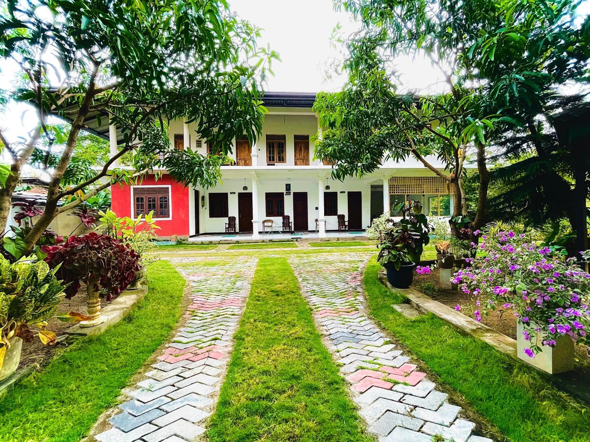 Geethani Tourist Home Polonnaruwa Dış mekan fotoğraf