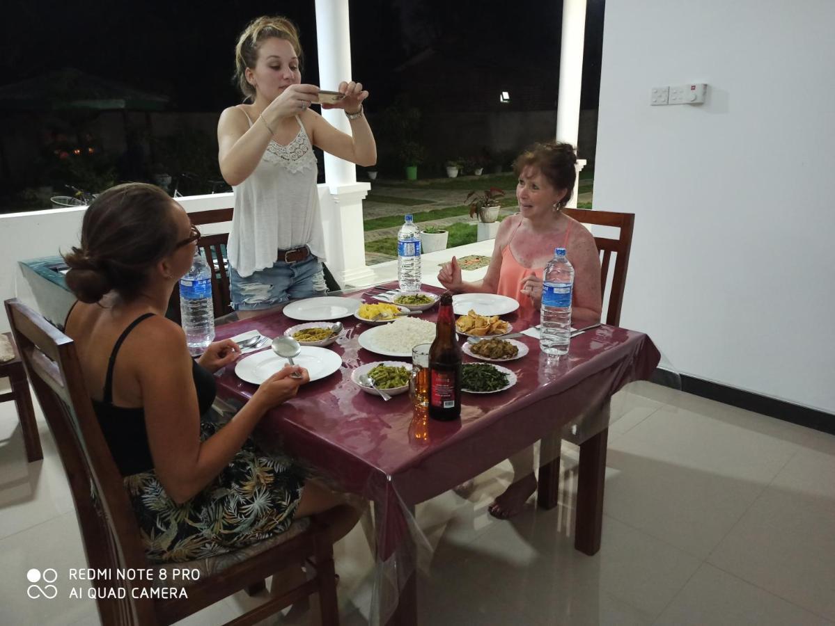Geethani Tourist Home Polonnaruwa Dış mekan fotoğraf